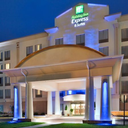 Holiday Inn Express Hotel & Suites Fredericksburg By Ihg Eksteriør billede