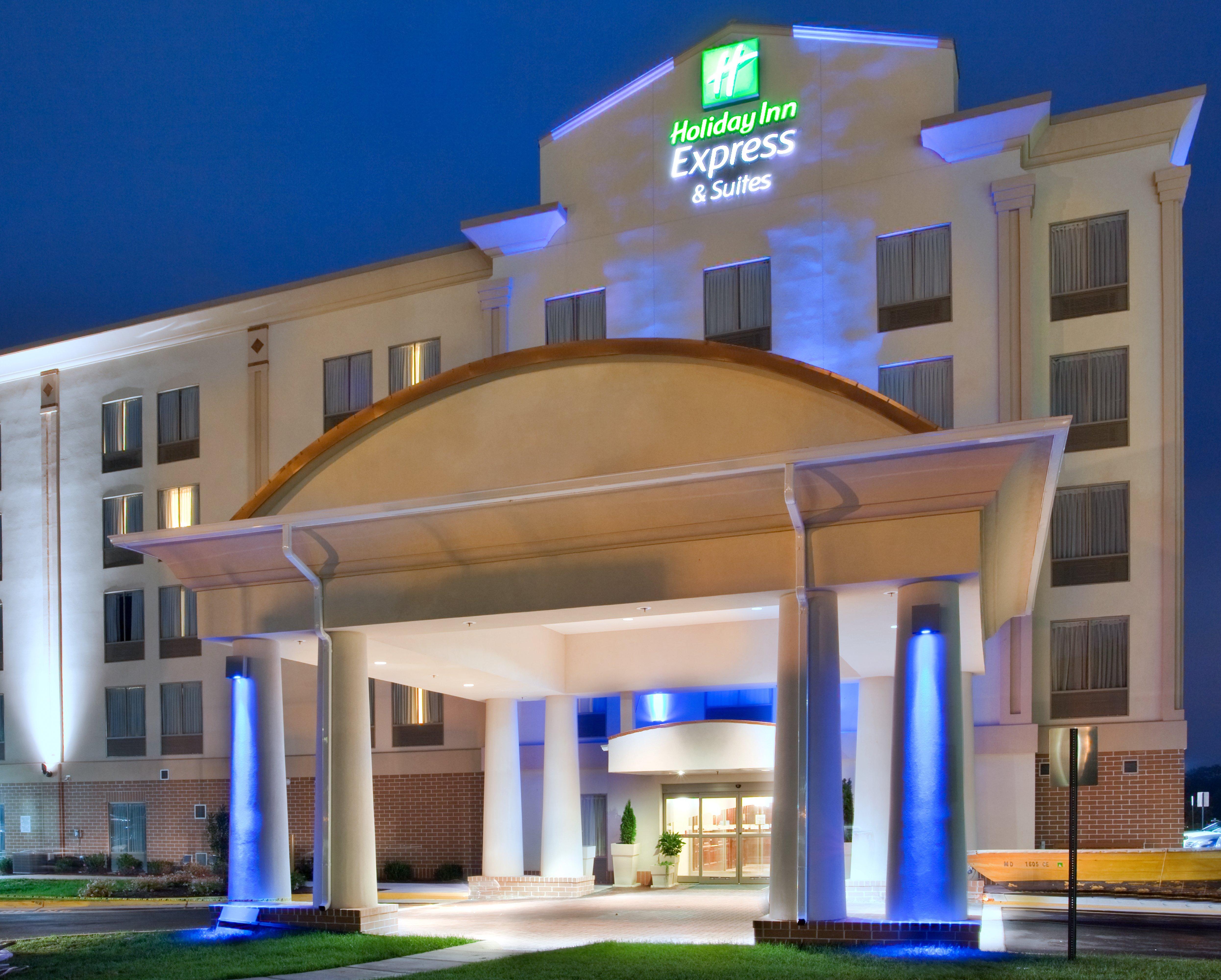 Holiday Inn Express Hotel & Suites Fredericksburg By Ihg Eksteriør billede