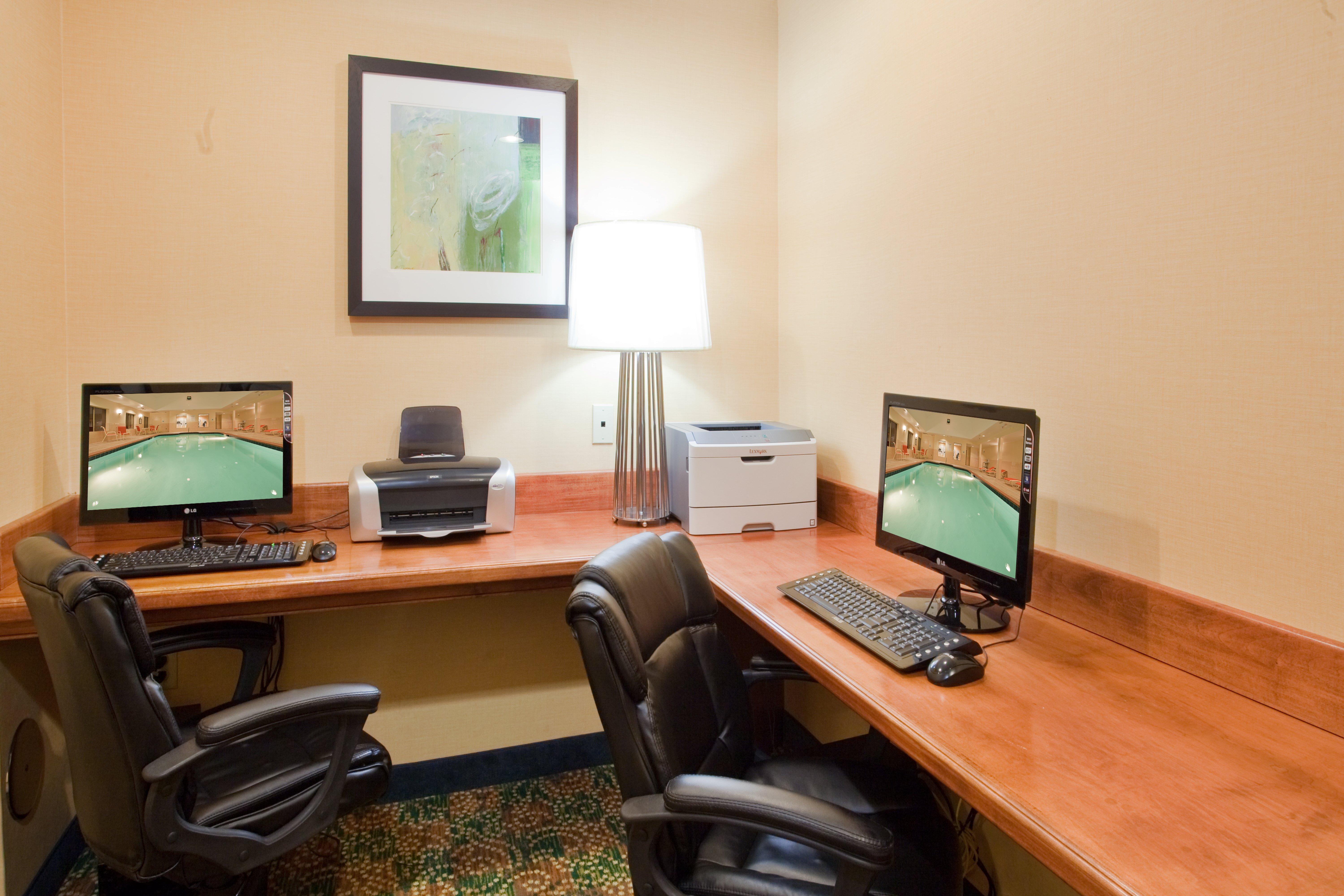 Holiday Inn Express Hotel & Suites Fredericksburg By Ihg Eksteriør billede