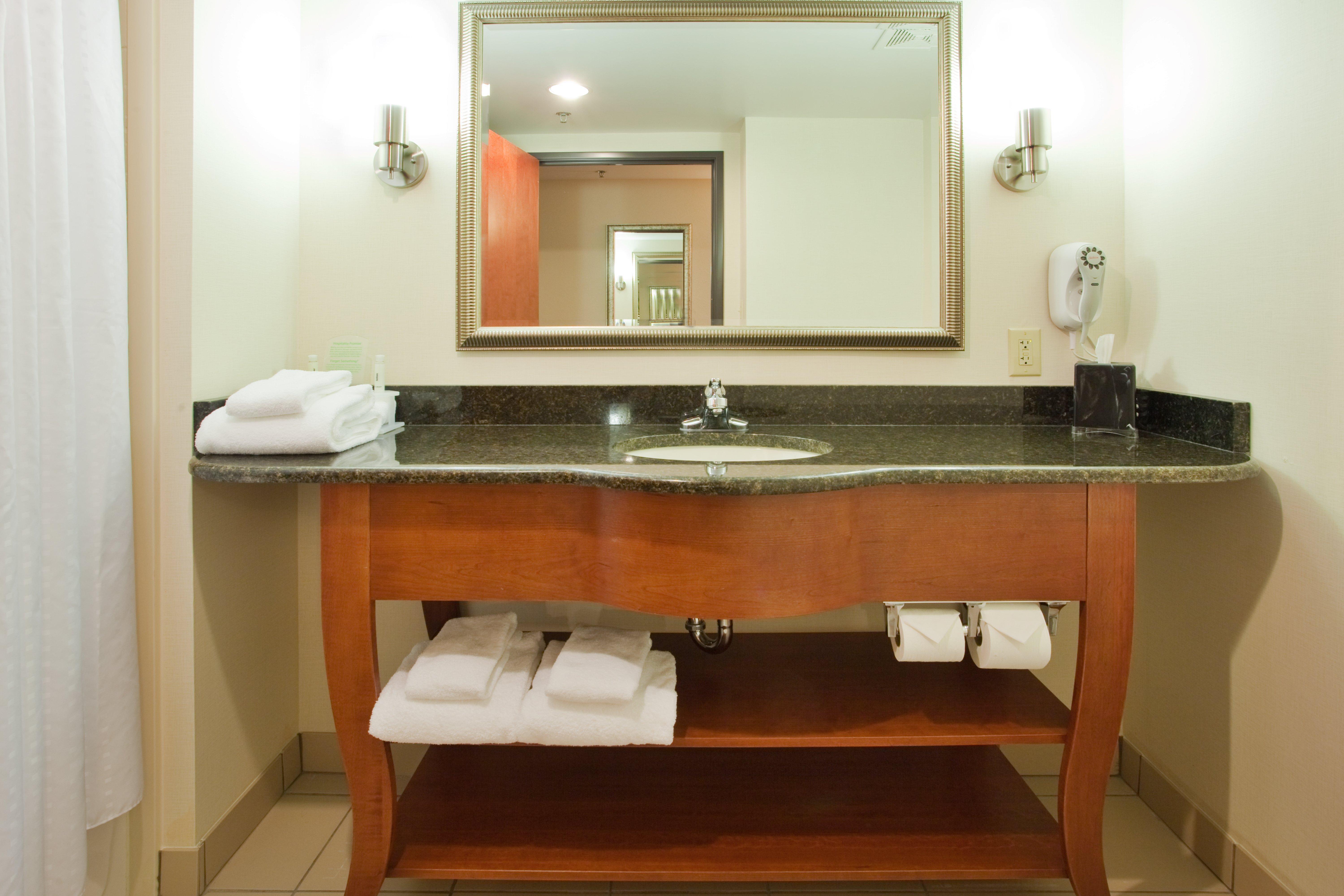 Holiday Inn Express Hotel & Suites Fredericksburg By Ihg Eksteriør billede