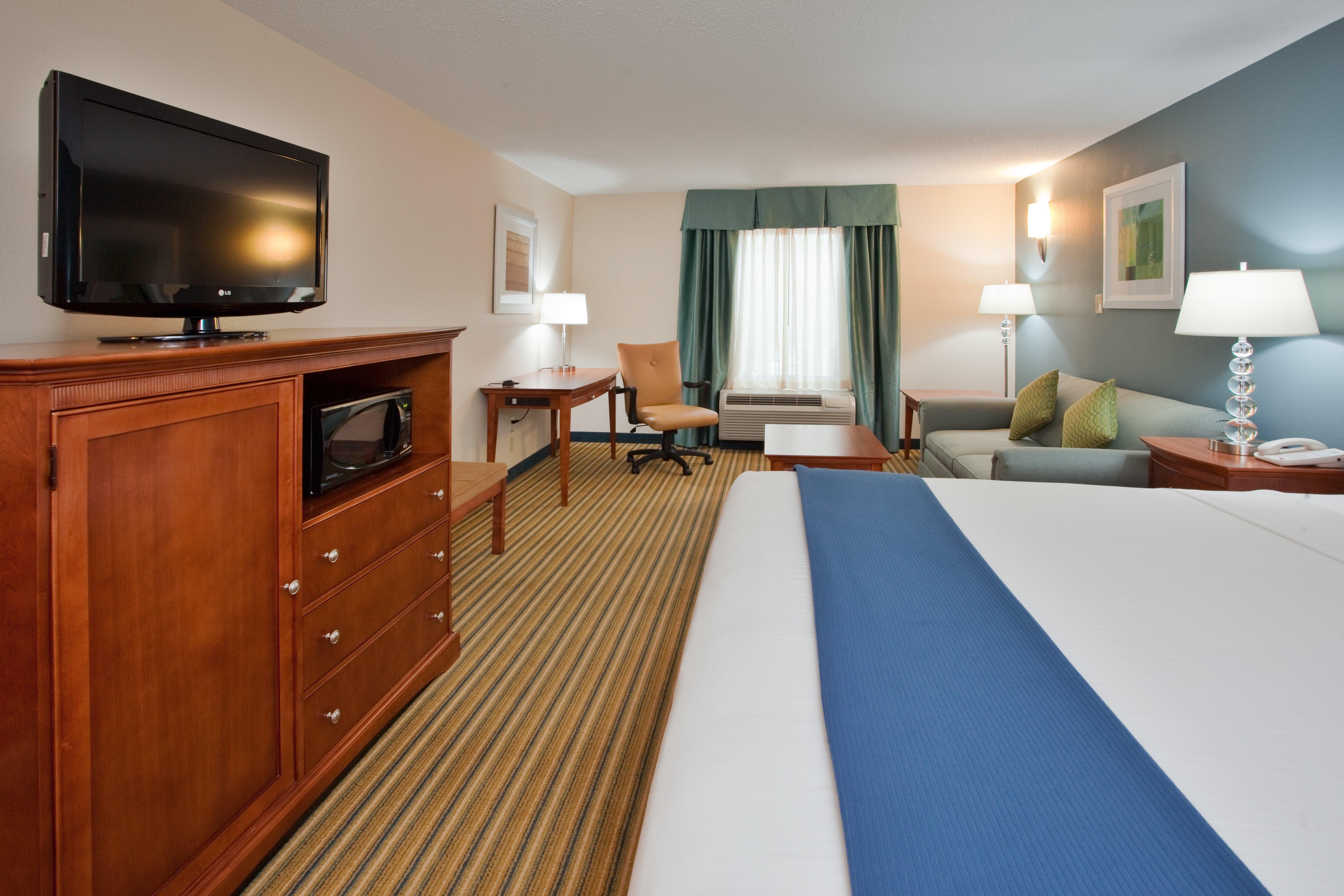 Holiday Inn Express Hotel & Suites Fredericksburg By Ihg Eksteriør billede