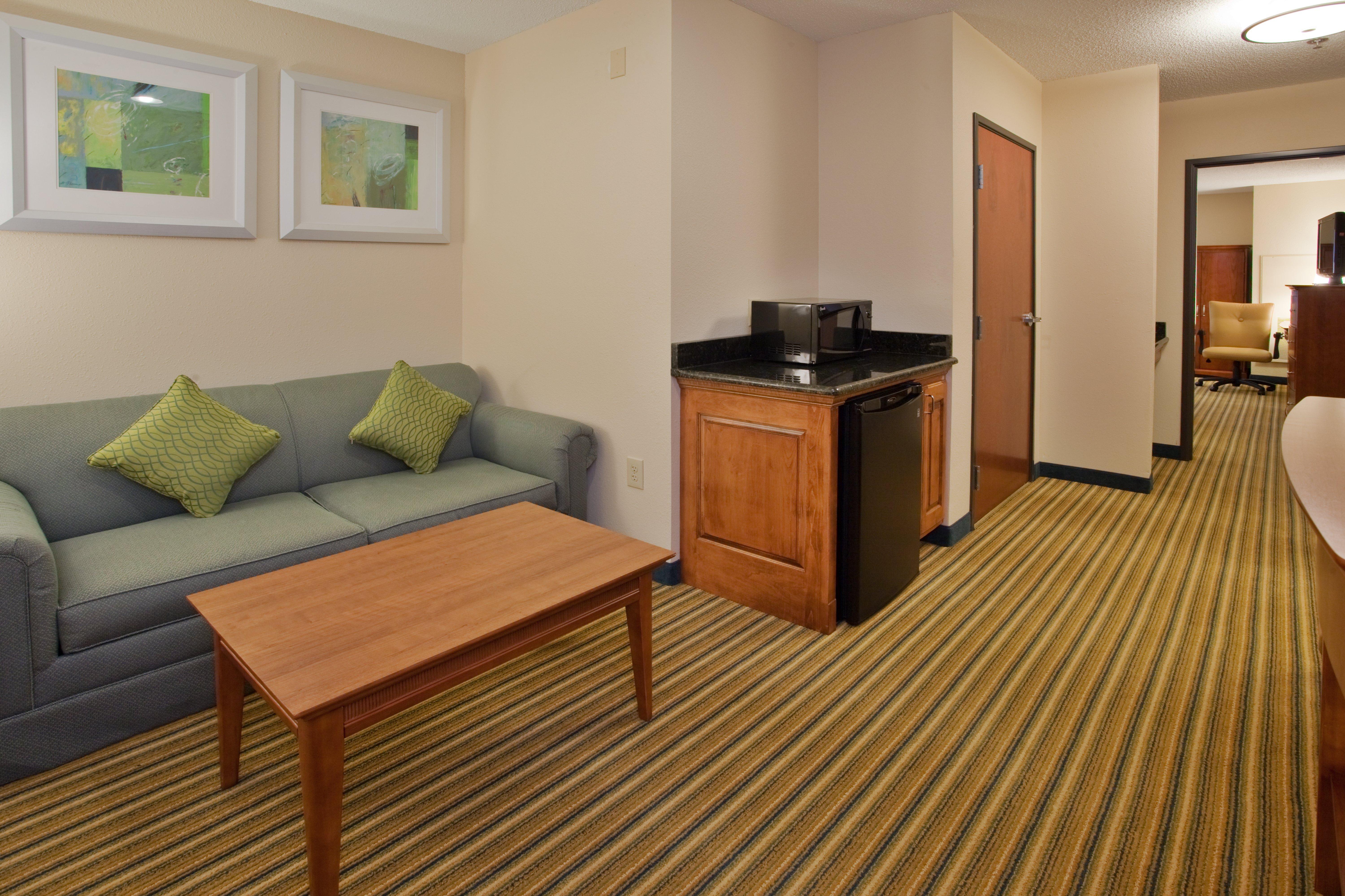 Holiday Inn Express Hotel & Suites Fredericksburg By Ihg Eksteriør billede