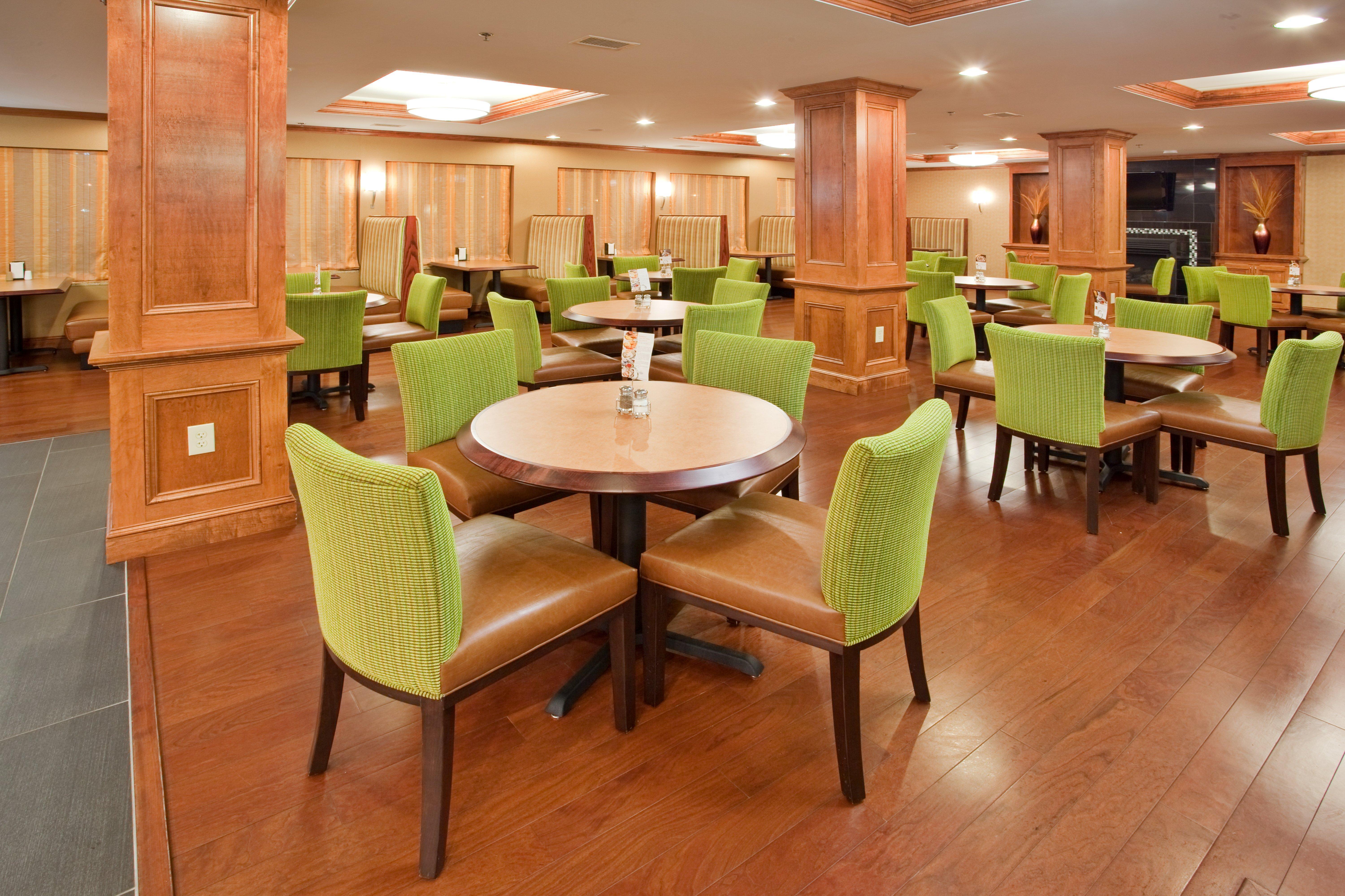 Holiday Inn Express Hotel & Suites Fredericksburg By Ihg Eksteriør billede