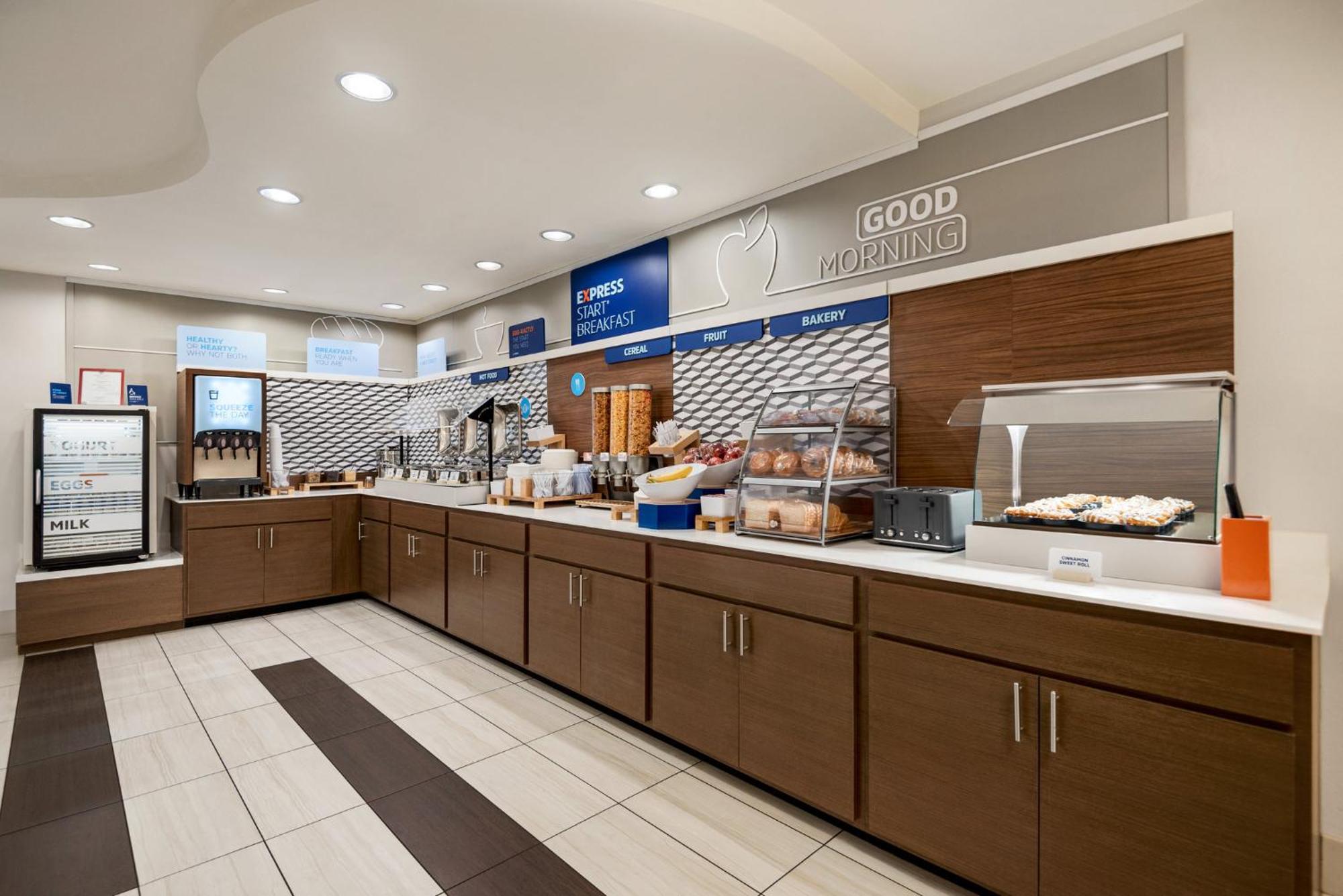 Holiday Inn Express Hotel & Suites Fredericksburg By Ihg Eksteriør billede