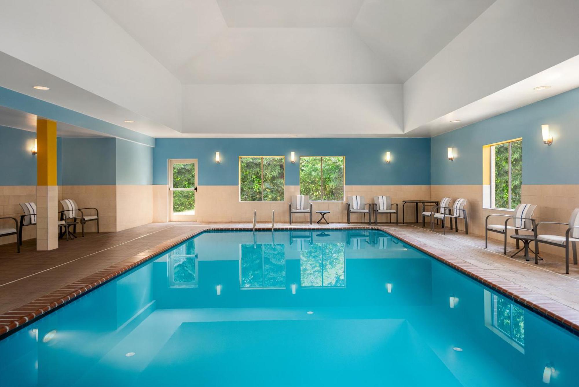 Holiday Inn Express Hotel & Suites Fredericksburg By Ihg Eksteriør billede