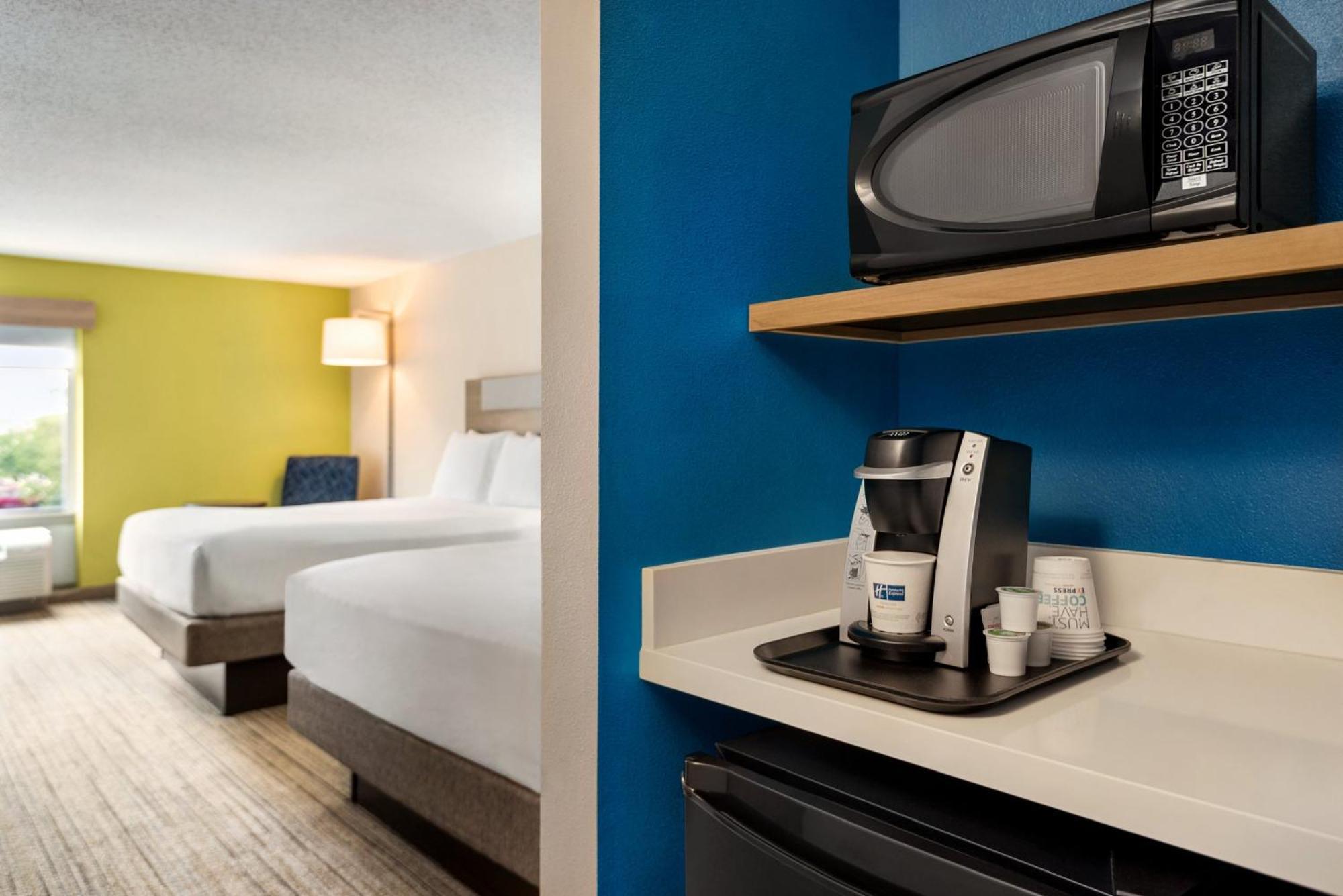 Holiday Inn Express Hotel & Suites Fredericksburg By Ihg Eksteriør billede
