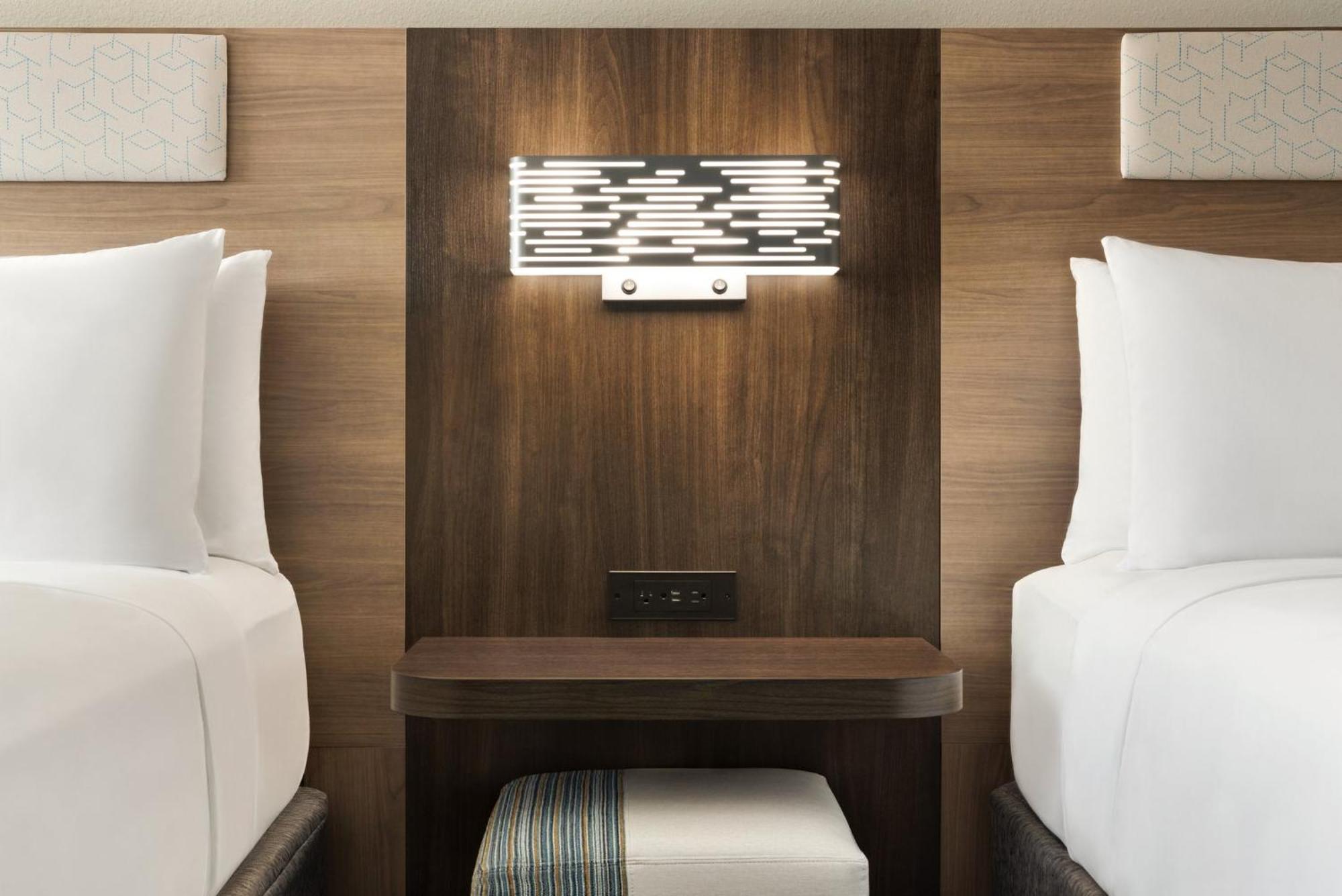 Holiday Inn Express Hotel & Suites Fredericksburg By Ihg Eksteriør billede