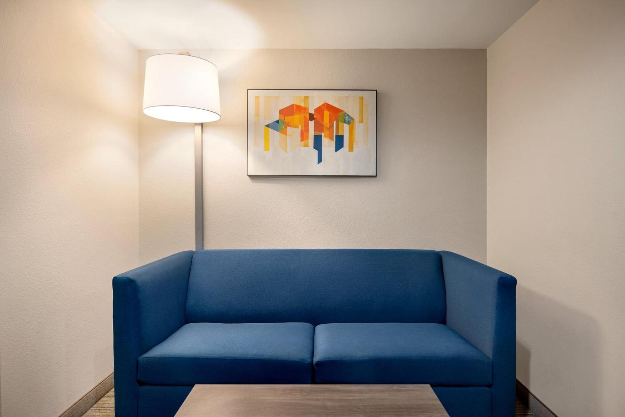 Holiday Inn Express Hotel & Suites Fredericksburg By Ihg Eksteriør billede